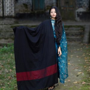 Ladies shwle/chador-Red and Black - Image 2